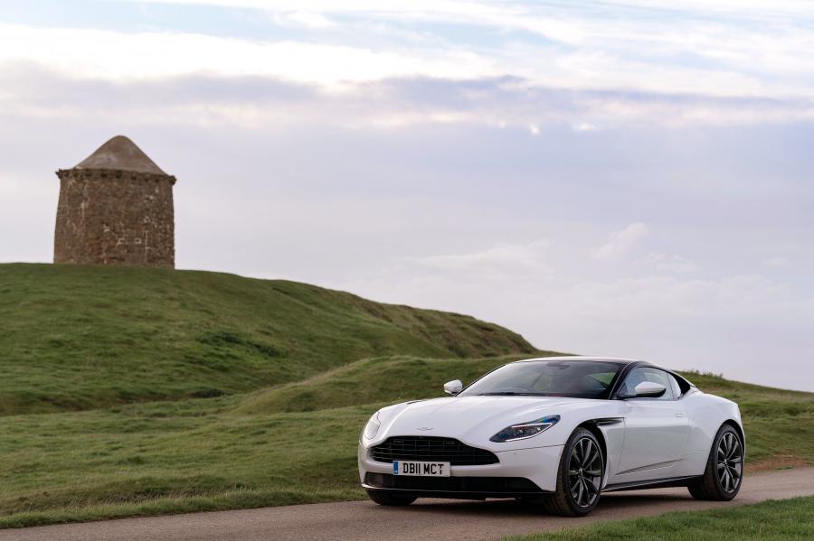  Aston Martin DB11 V8 2017 года  (UK) (фото 38 из 40)
